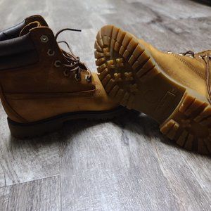 Women's Timberland Boots Size 6.5M
